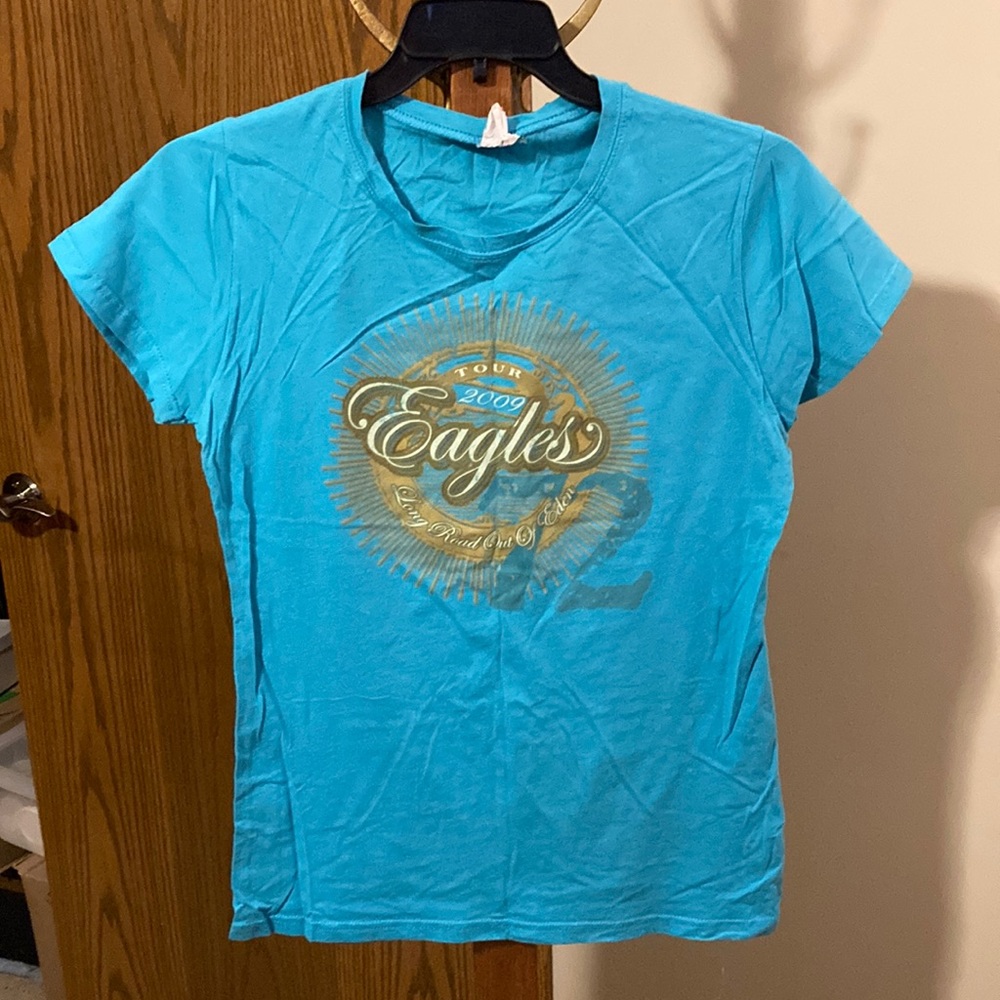 Eagles 2009 Tour t- shirt, size XL ( note fits more like a large)